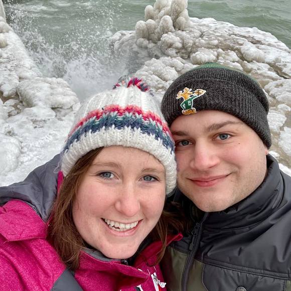 Meet your Posher, Selena - Picture 1 of 1